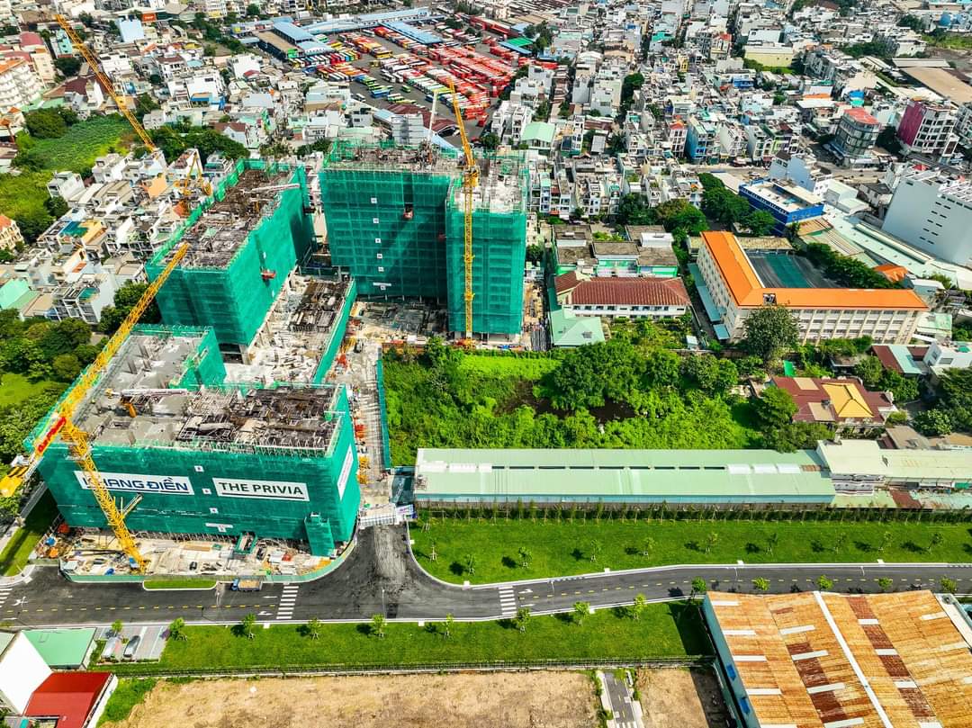 Tiến độ thi công tháng 10.2023 The Privia Khang Điền vẫn xây dựng khi chưa mở bán